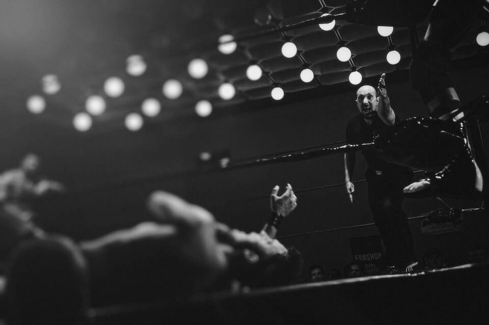 Referee count out ko fighter boxing
