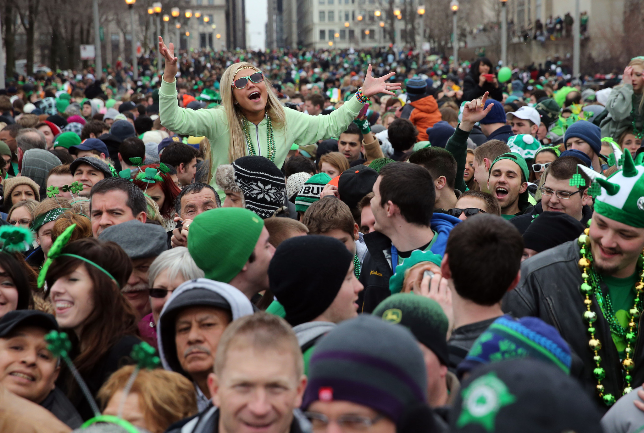 redeye-irish-bars-near-chicago-st-patricks-day-parade-20150312