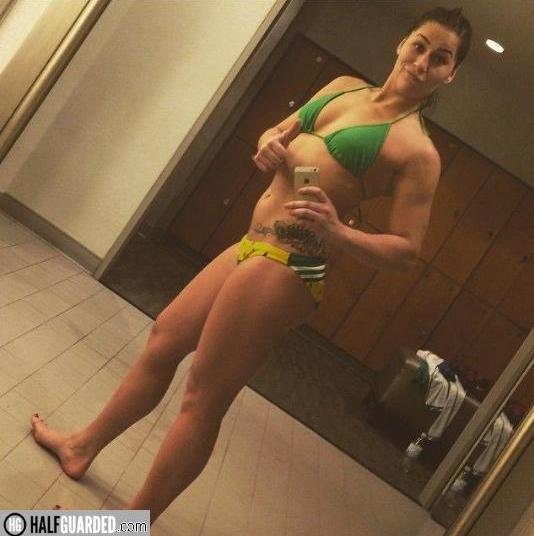 JESSICA EYE NAKED